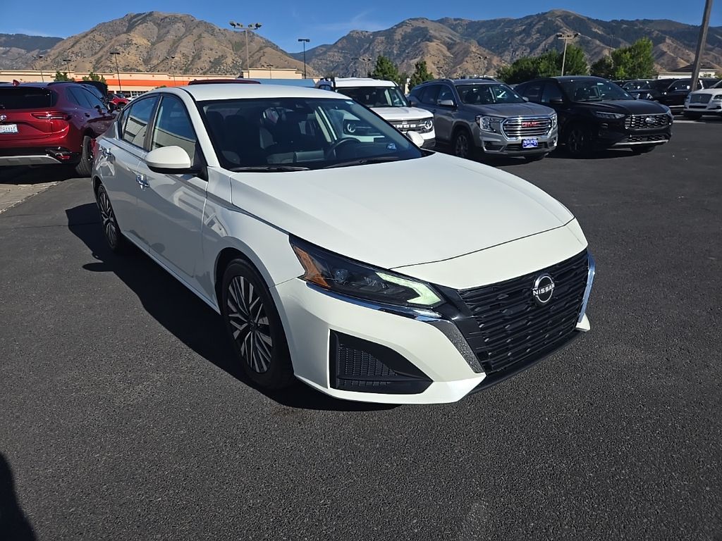 2023 Nissan Altima 2.5 SV photo 3