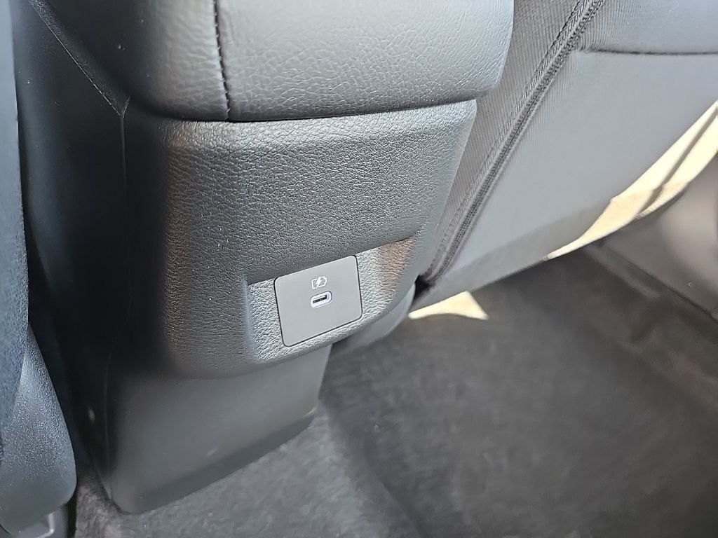 2025 Nissan Versa Sedan SV - Photo 23