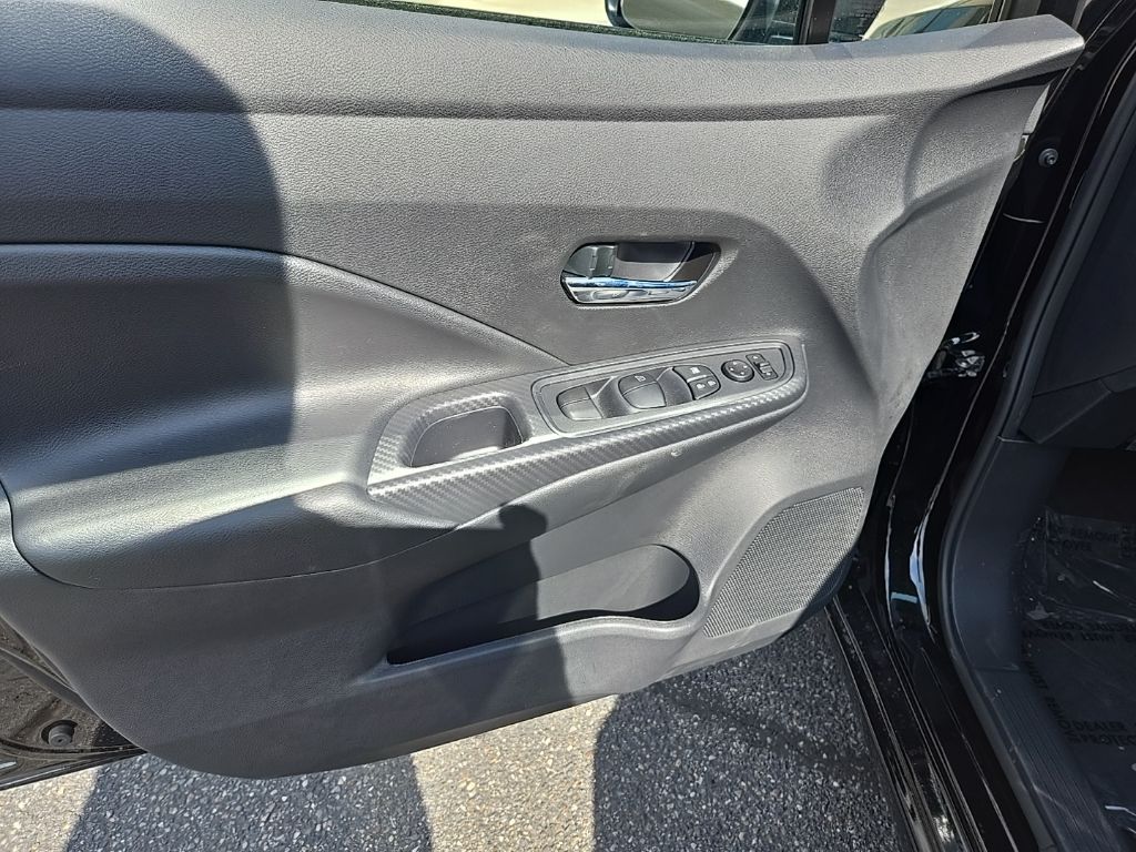 2025 Nissan Versa Sedan SV - Photo 9