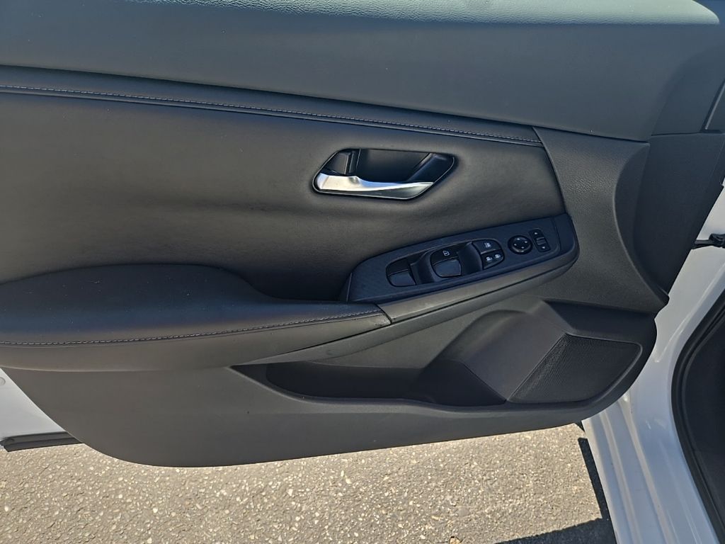 2022 Nissan Sentra SV - Photo 10