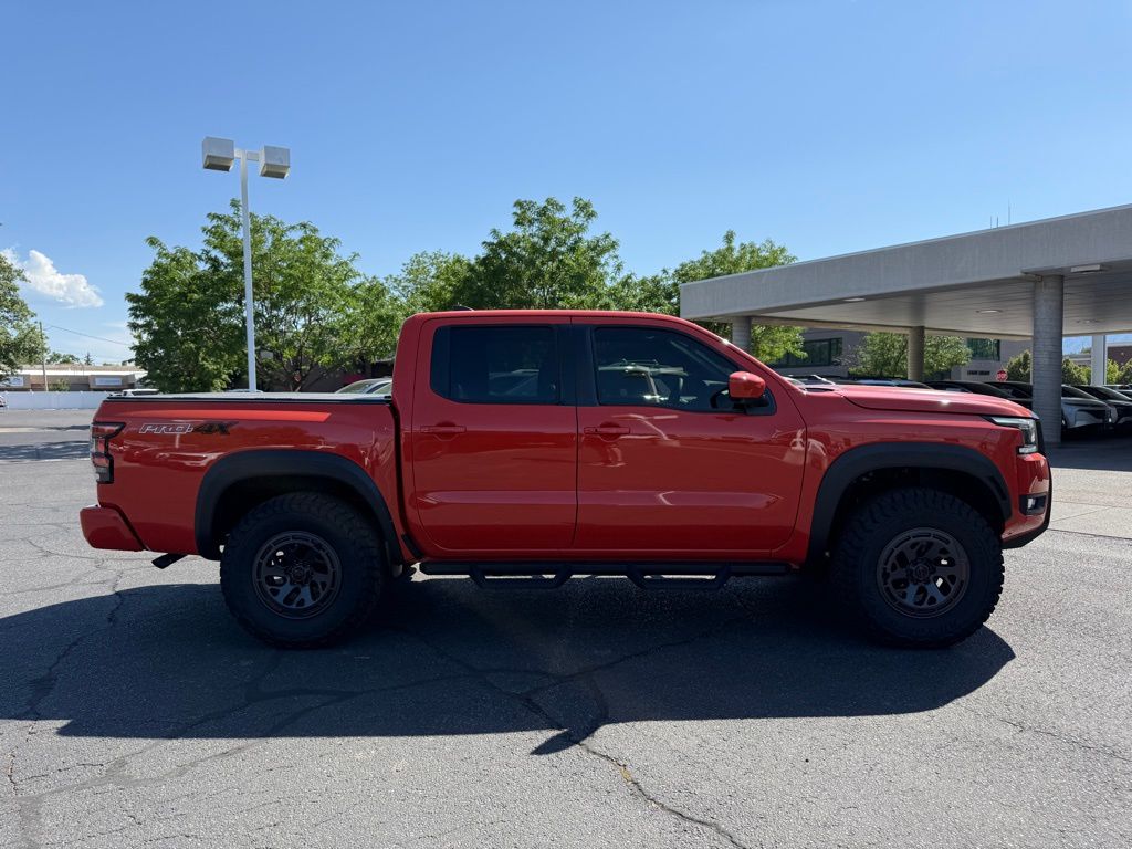 2025 Nissan Frontier PRO-4X photo 2
