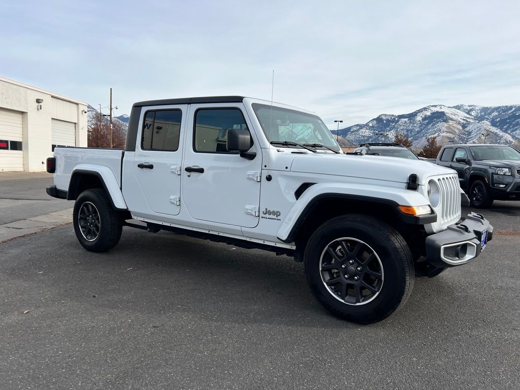2023 Jeep Gladiator Overland photo 3