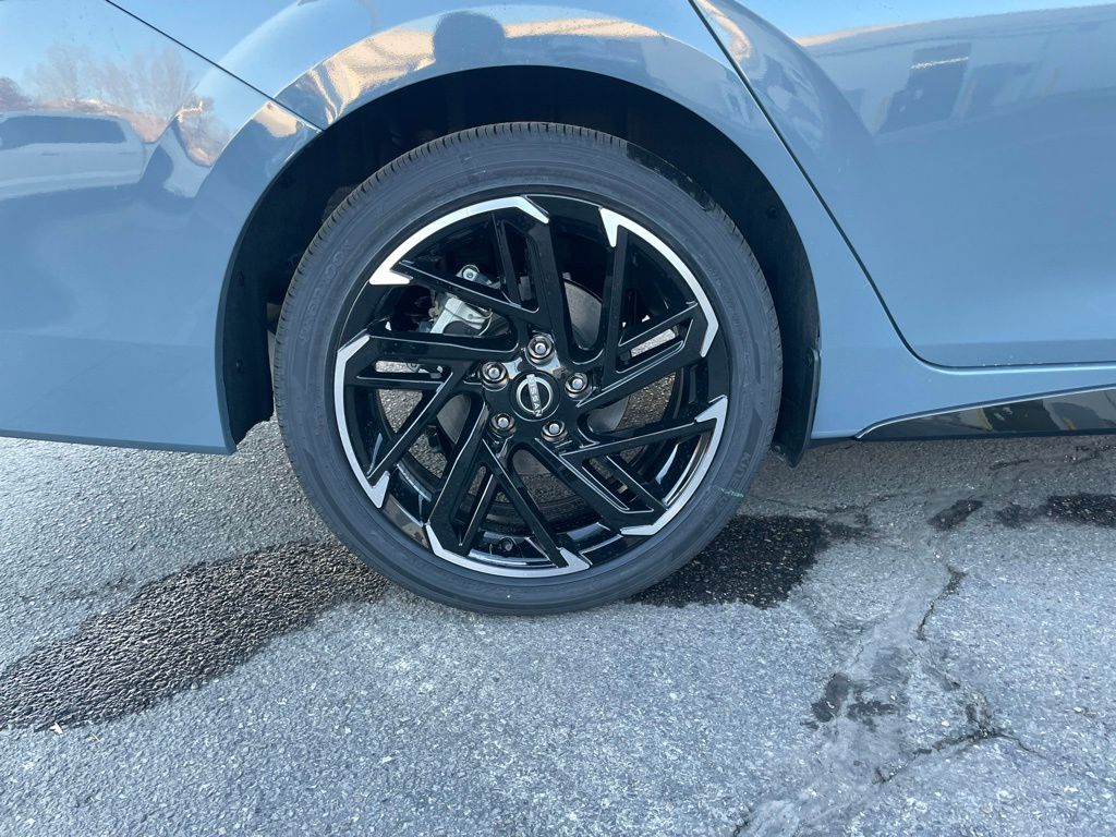 2026 Nissan Sentra SR - Photo 35