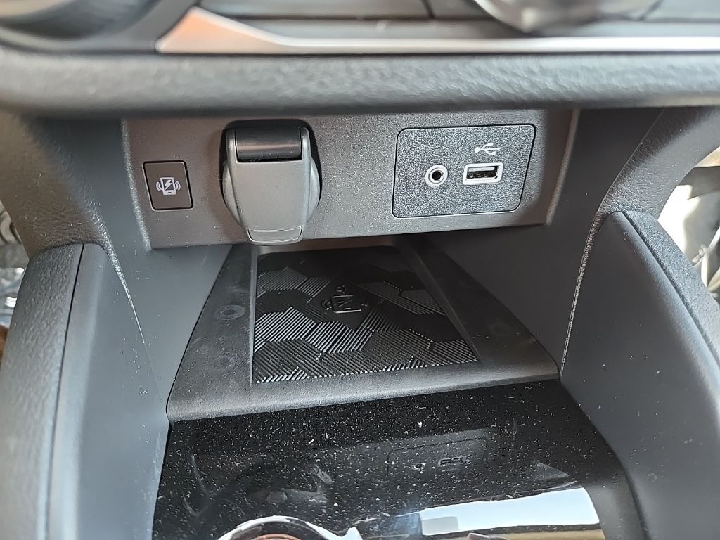 2025 Nissan Versa Sedan SV - Photo 18