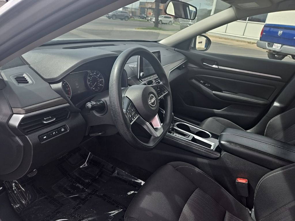 2023 Nissan Altima SV - Photo 12