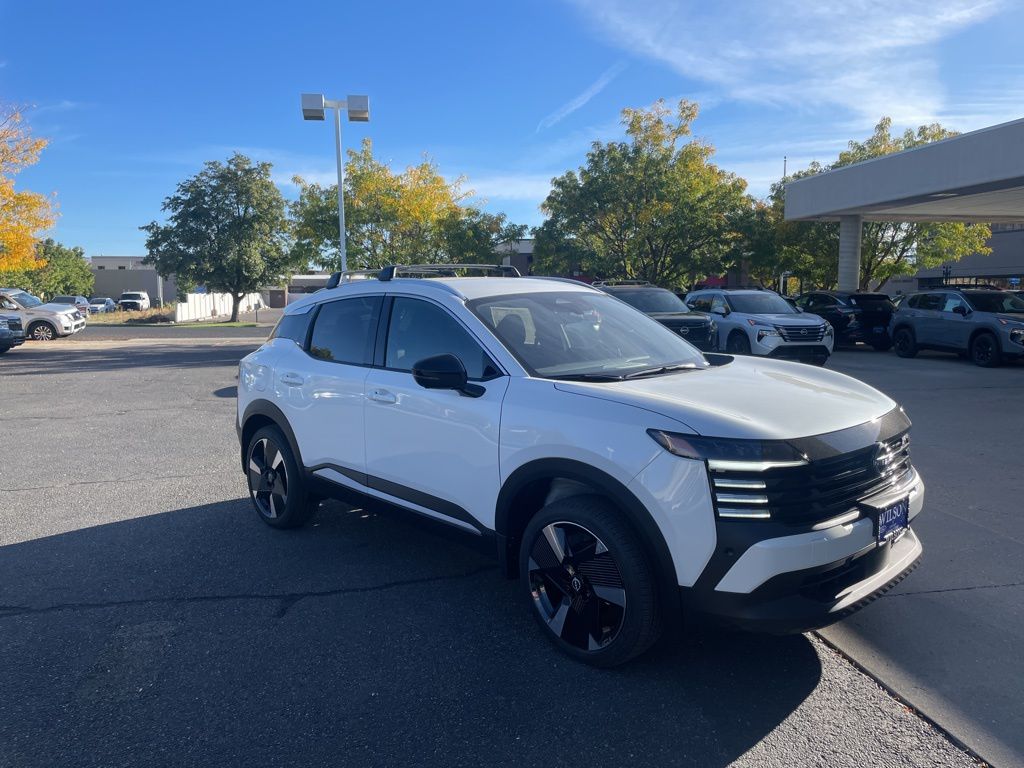 2026 Nissan Kicks SR photo 2