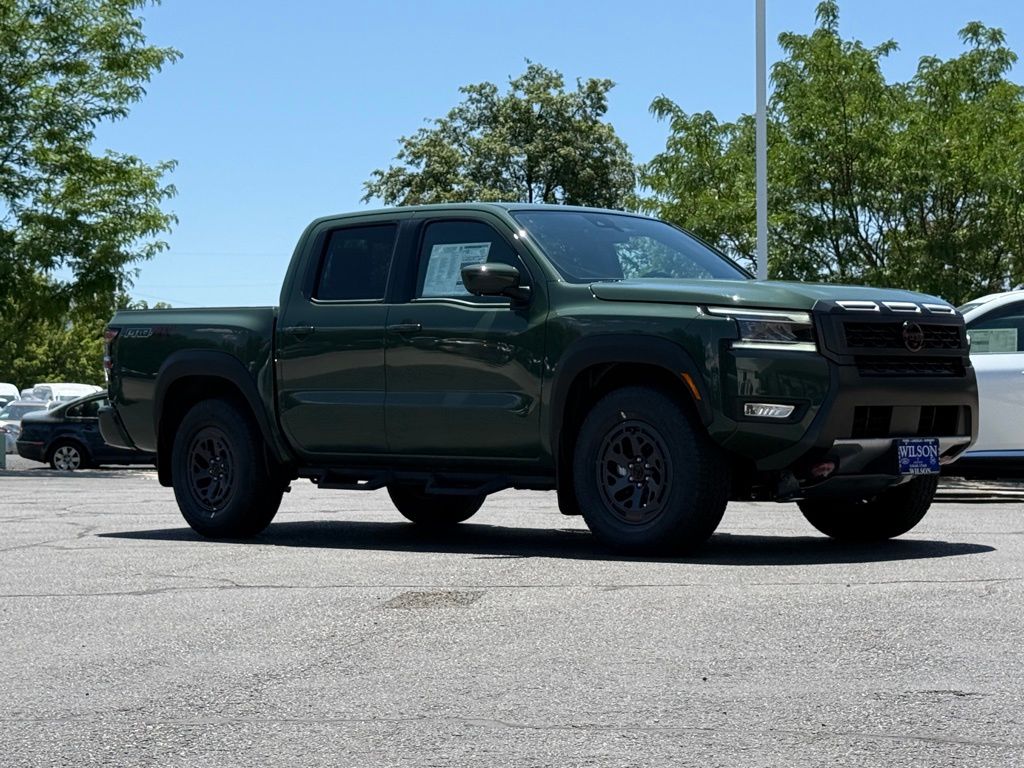2025 Nissan Frontier PRO-4X photo 3
