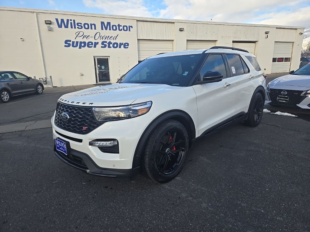 2023 Ford Explorer ST's photo