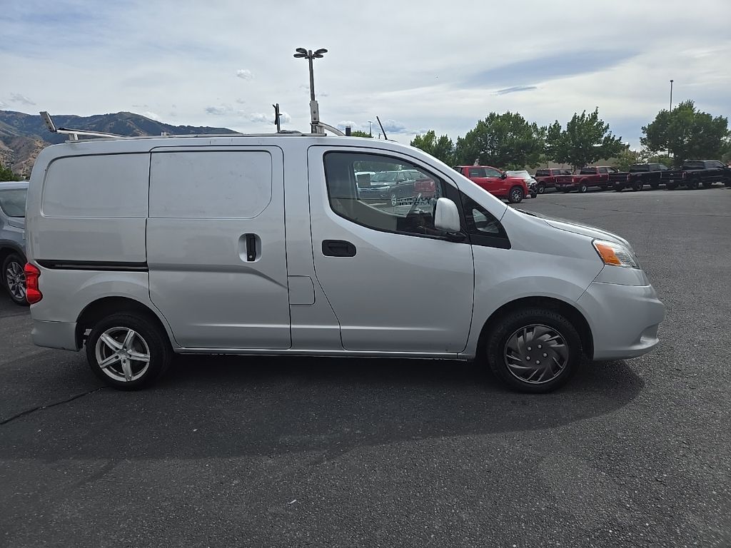 2015 Nissan NV200 SV photo 4