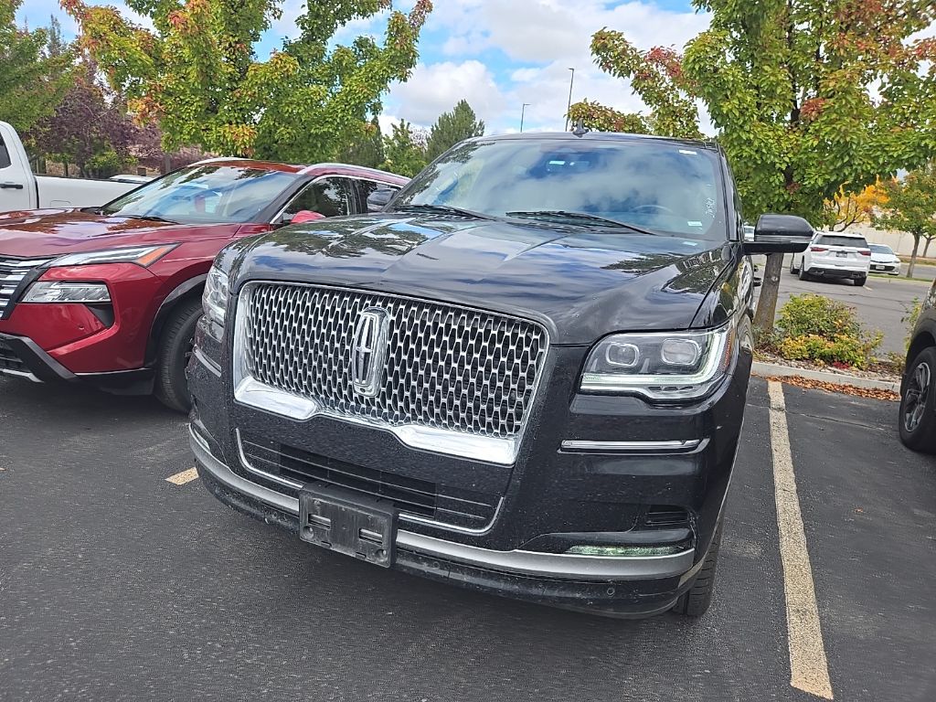 2024 Lincoln Navigator L Premiere photo 2