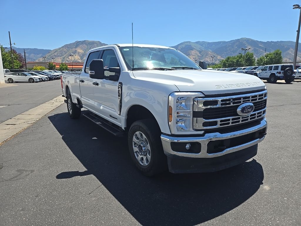 2024 Ford F-250 XLT photo 2