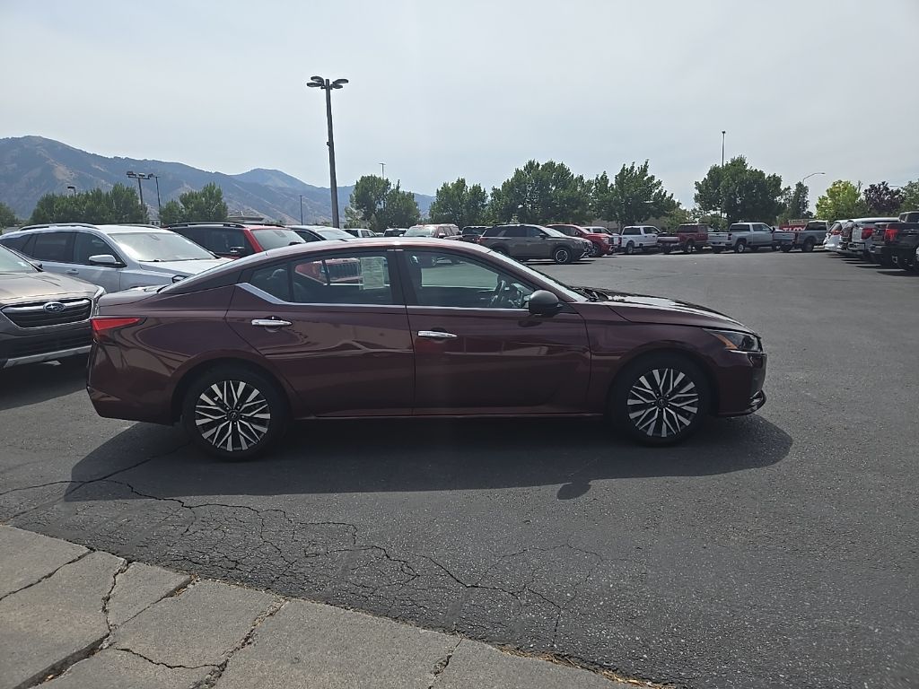 2024 Nissan Altima 2.5 SV photo 4