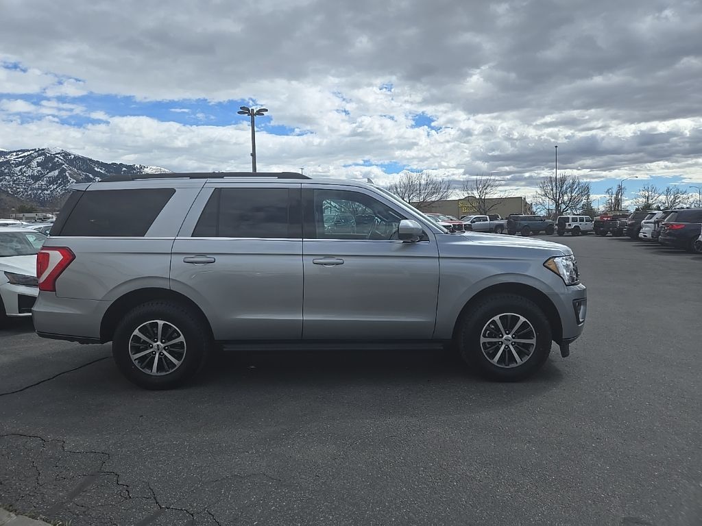 2021 Ford Expedition XLT photo 3