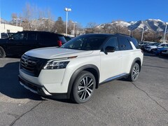 2025 Nissan Pathfinder Platinum SUV