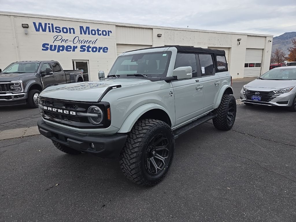 2021 Ford Bronco 4-Door Outer Banks's photo