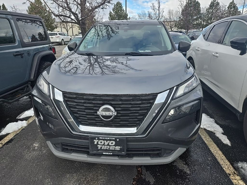 2023 Nissan Rogue S's photo