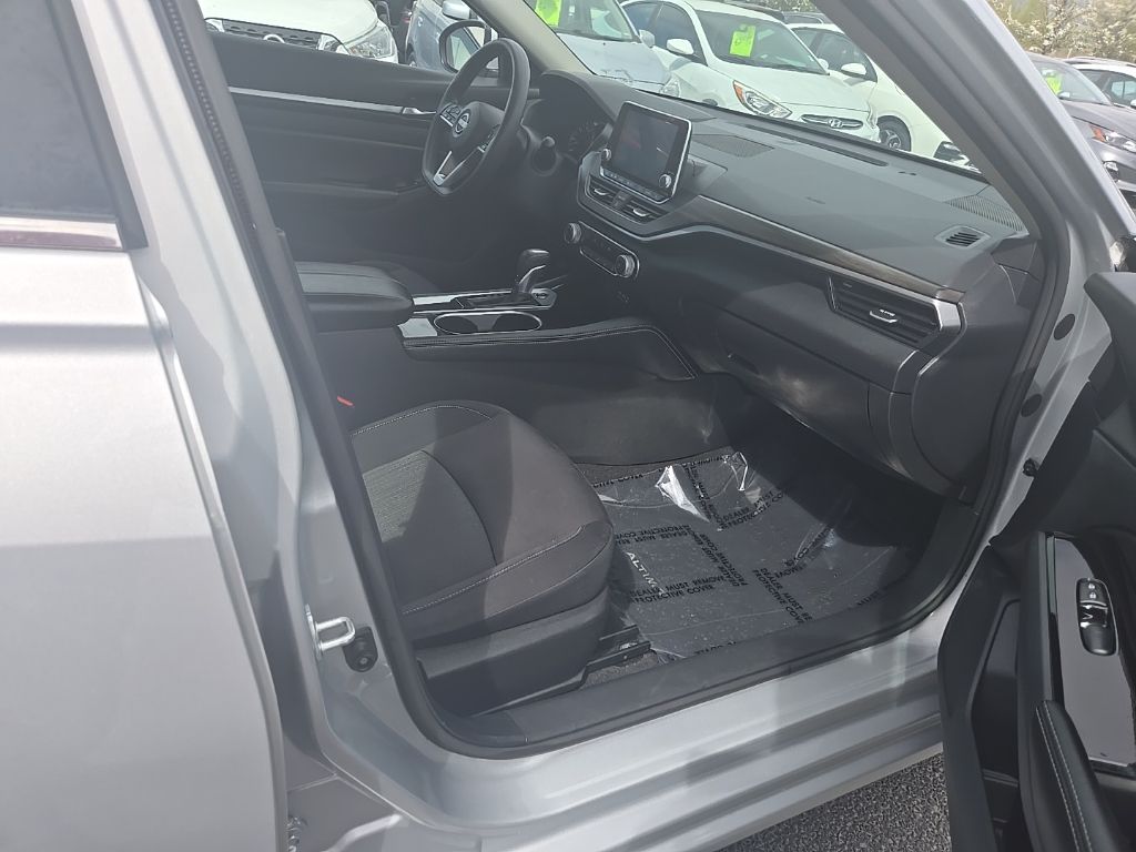 2023 Nissan Altima SV - Photo 28
