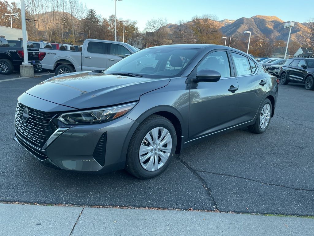 2025 Nissan Sentra S's photo