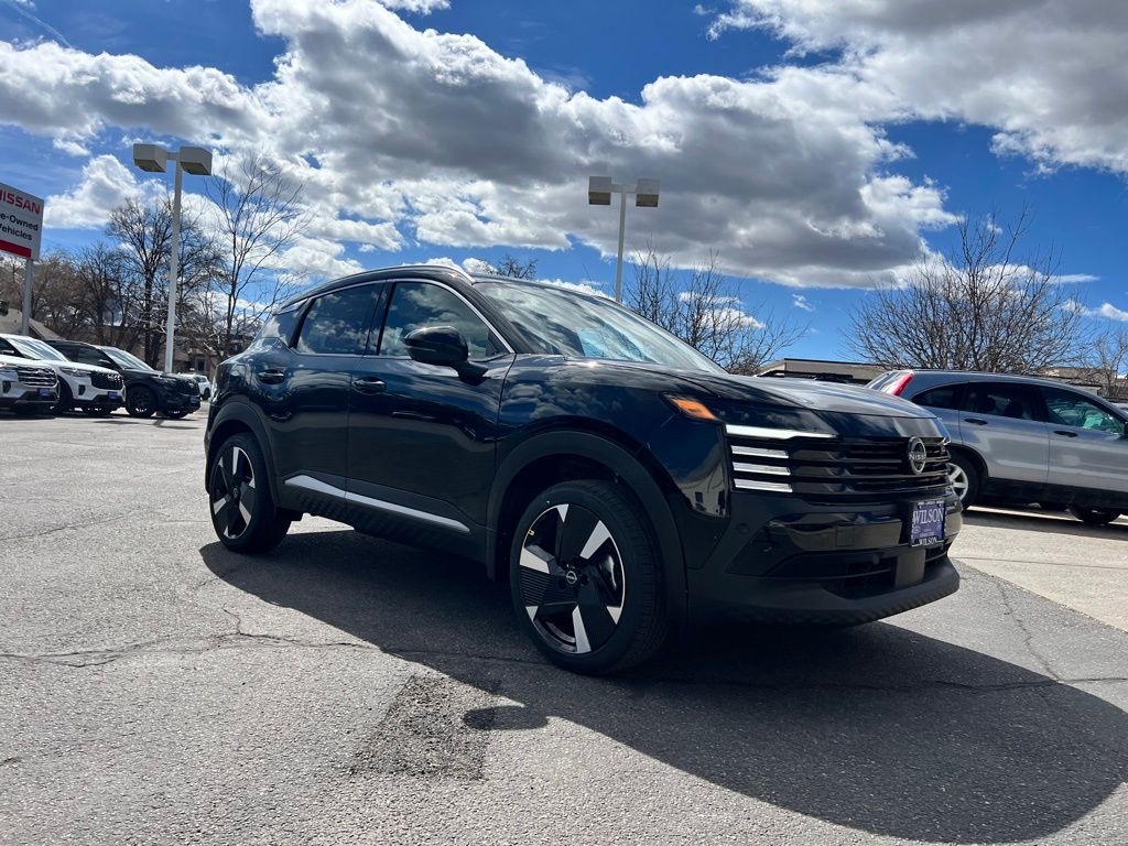 2025 Nissan Kicks SR photo 3