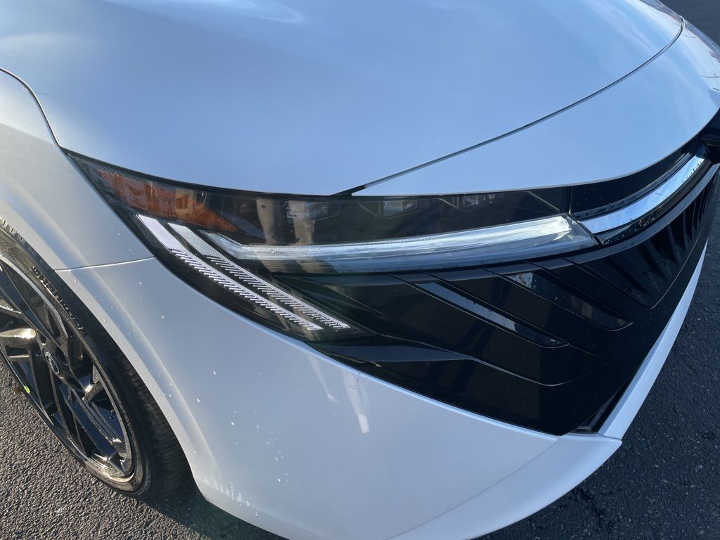 2026 Nissan Sentra SR - Photo 30