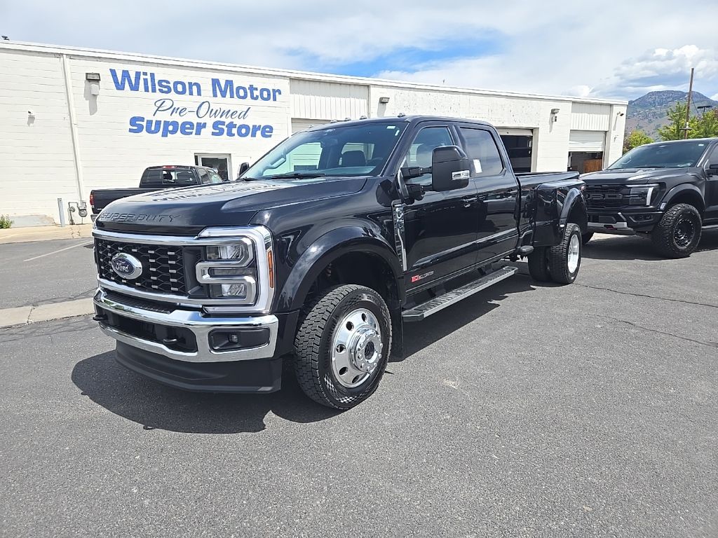 2026 Ford F-450 Lariat 4x4 Crew Cab 8' Box DRW's photo