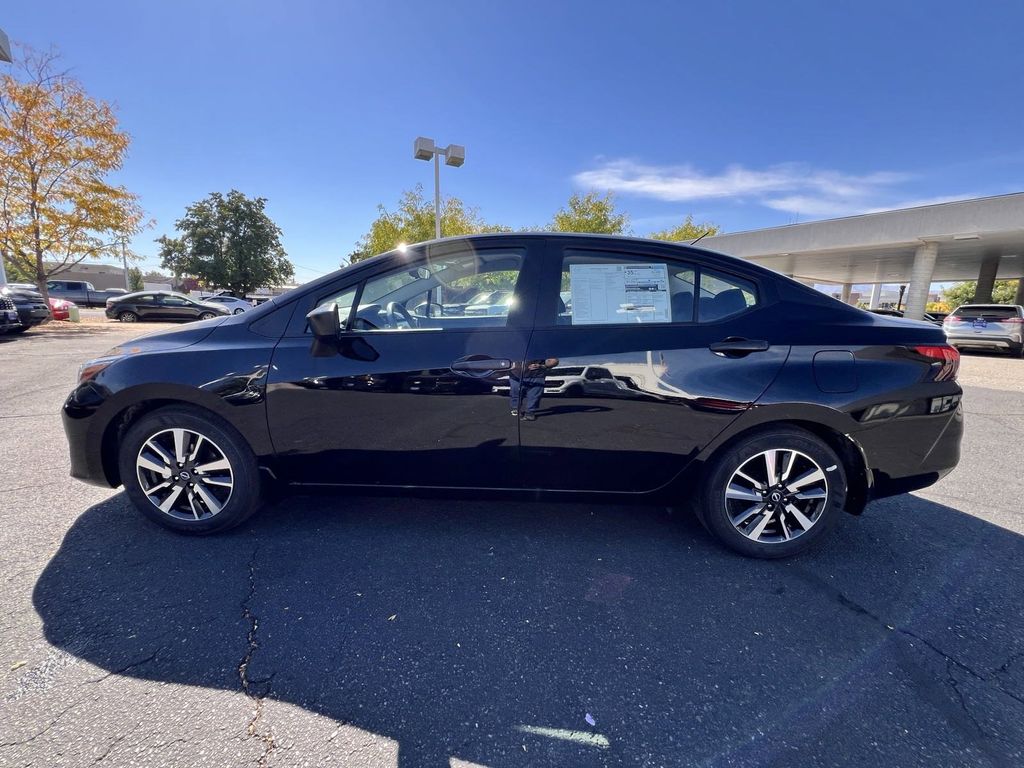 2024 Nissan Versa 1.6 S photo 4