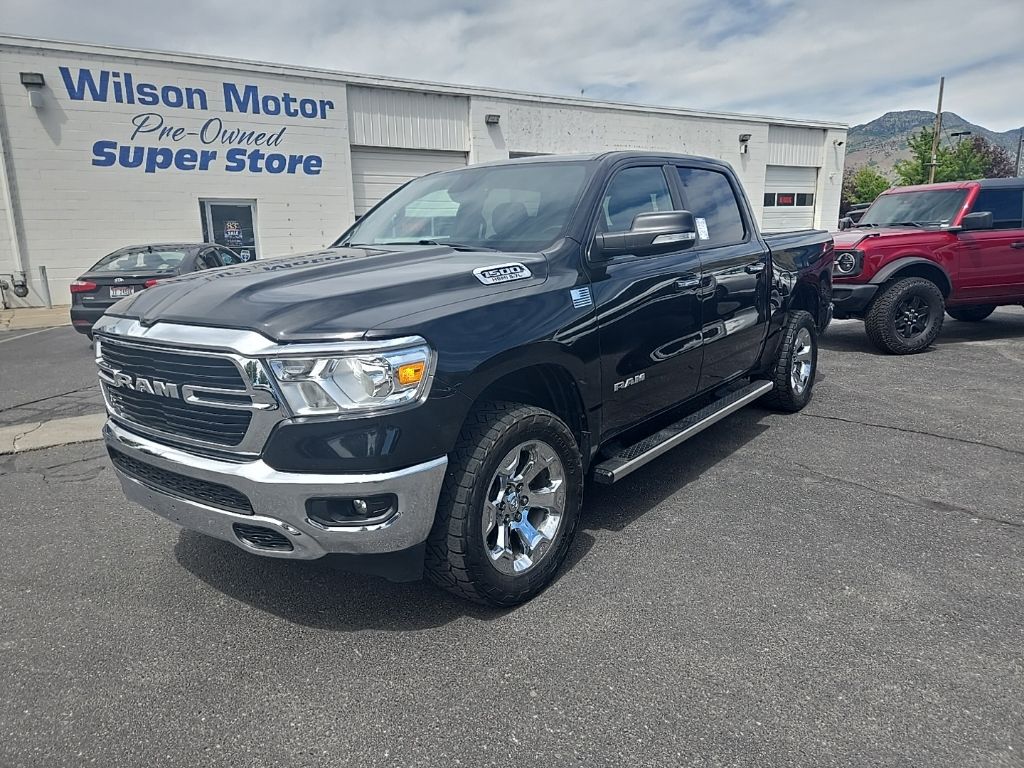 2019 RAM 1500 Big Horn/Lone Star 4x4 Crew Cab 5'7's photo