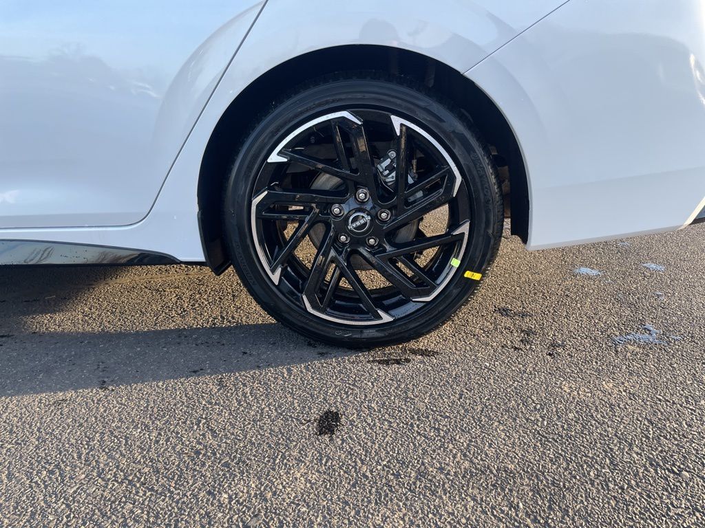 2026 Nissan Sentra SR - Photo 38