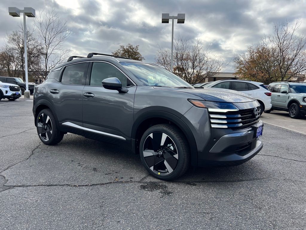 2025 Nissan Kicks SR photo 3