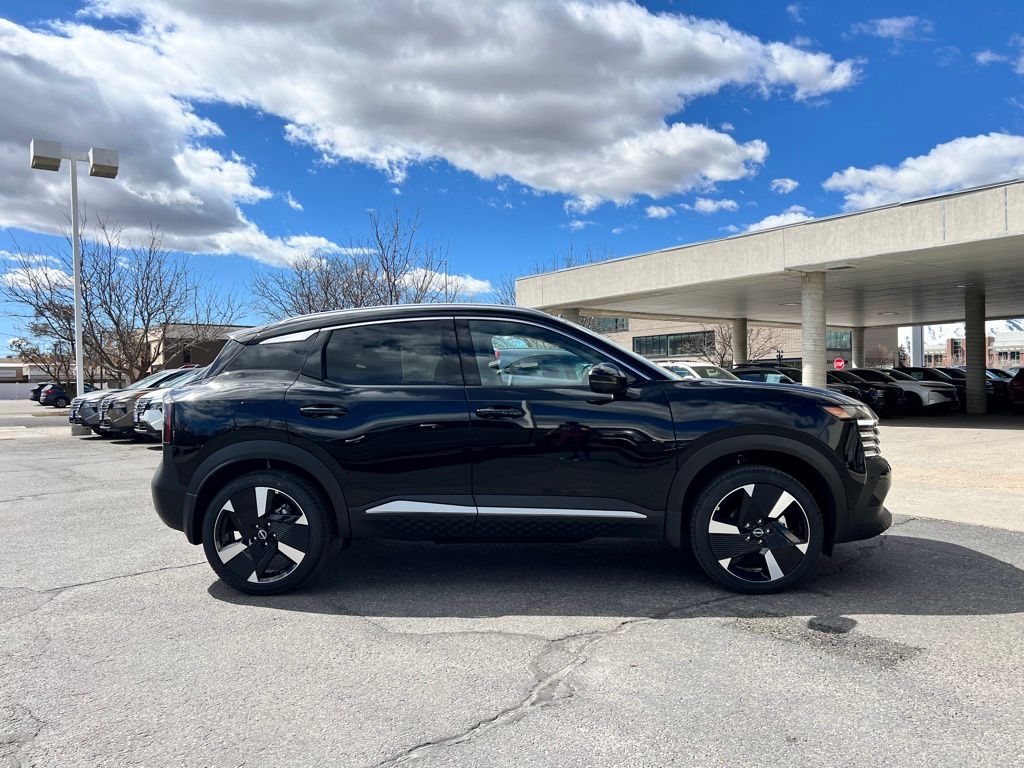 2025 Nissan Kicks SR photo 4