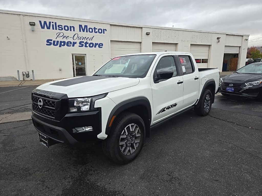 2024 Nissan Frontier SV's photo