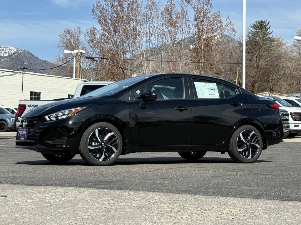 2025 Nissan Versa 1.6 SR