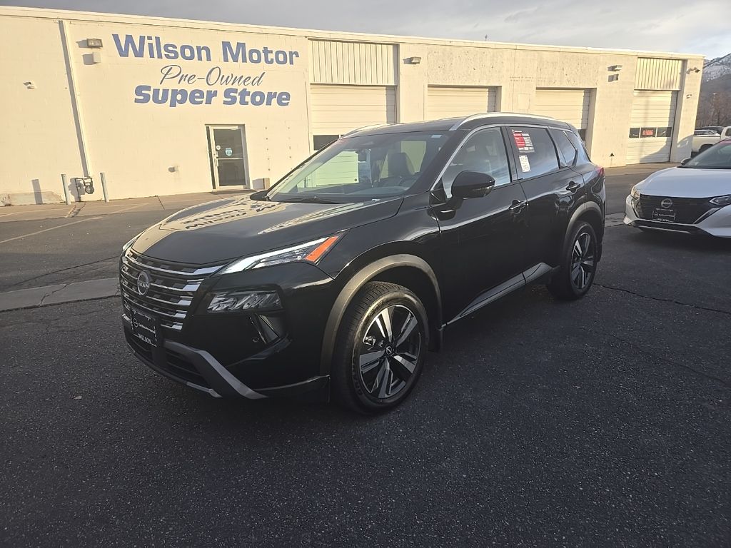 2025 Nissan Rogue SL's photo