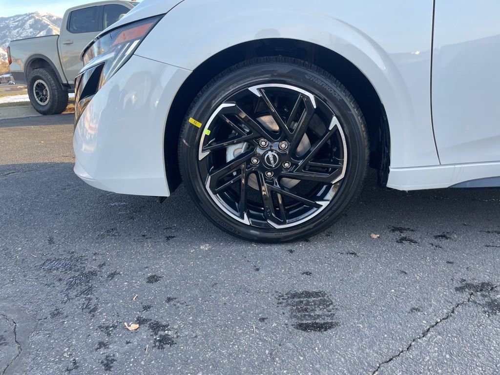 2026 Nissan Sentra SR - Photo 39