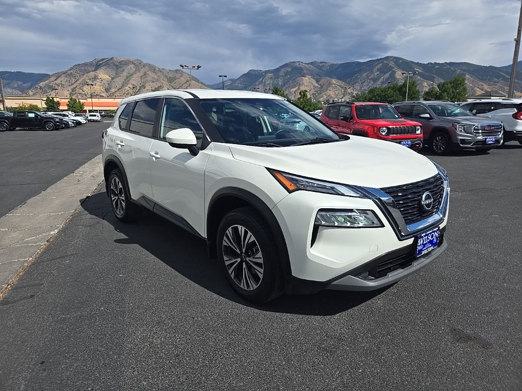 2023 Nissan Rogue SV photo 3