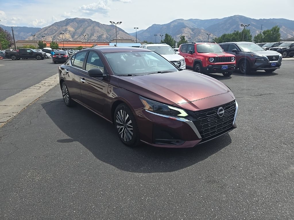 2024 Nissan Altima 2.5 SV photo 3