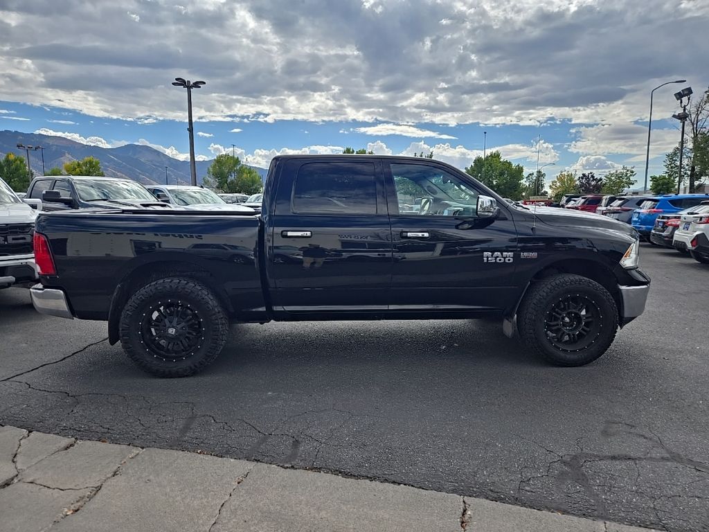 2014 Ram 1500 SLT photo 4