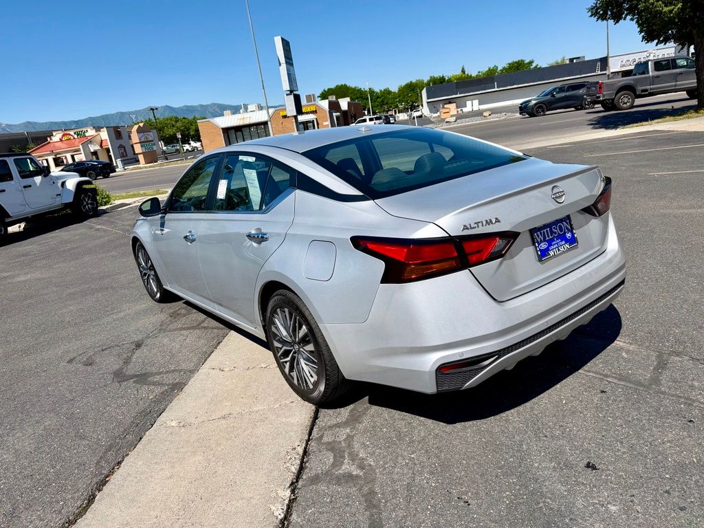 2023 Nissan Altima SV - Photo 8