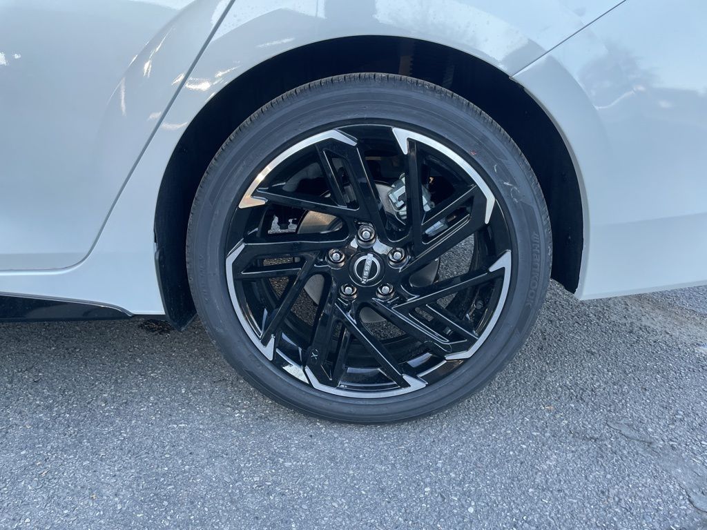 2026 Nissan Sentra SR - Photo 37