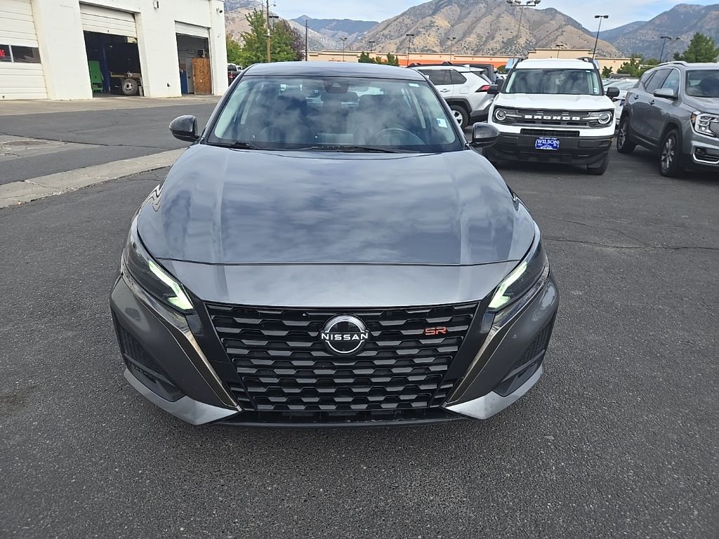 2023 Nissan Altima 2.5 SR photo 2