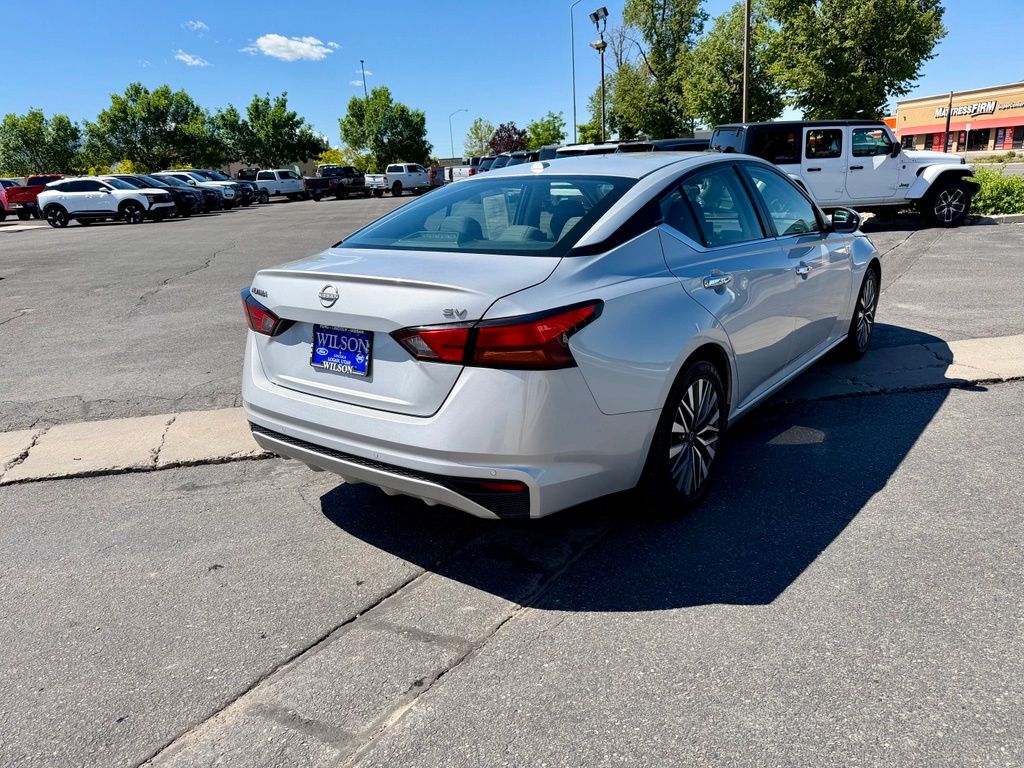 2023 Nissan Altima SV - Photo 6