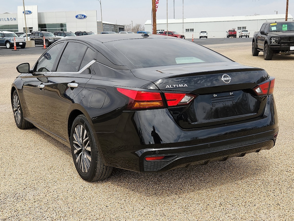 Used 2024 Nissan Altima 2.5 SV Sedan