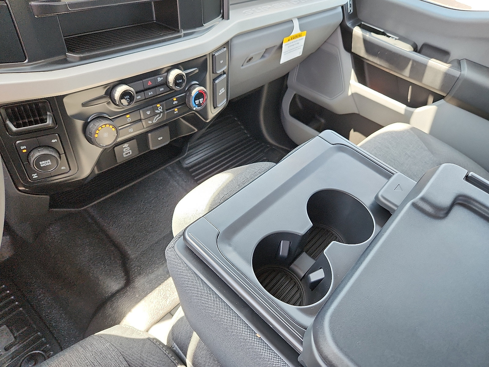 2025 Ford F-350 Super Duty Chassis Cab XL - Photo 19