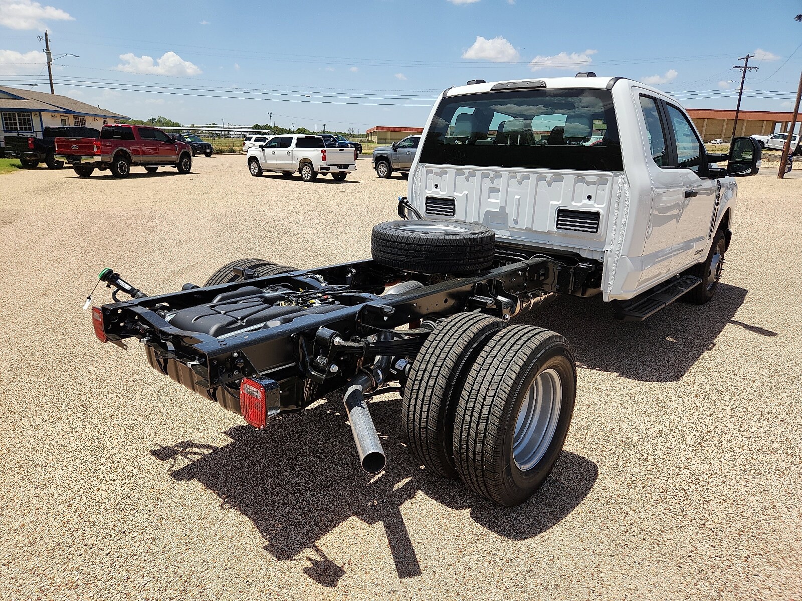 2025 Ford F-350 photo 3