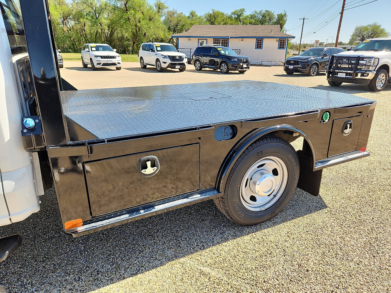 2025 Ford F-350 Super Duty Chassis Cab XL - Photo 13