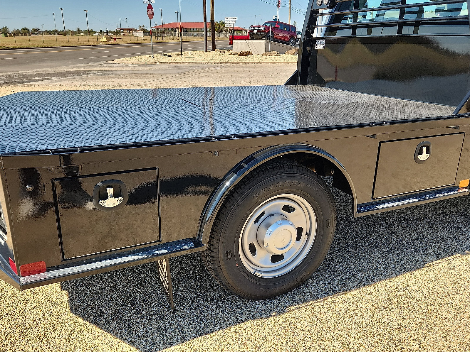 2025 Ford F-350 Super Duty Chassis Cab XL - Photo 10
