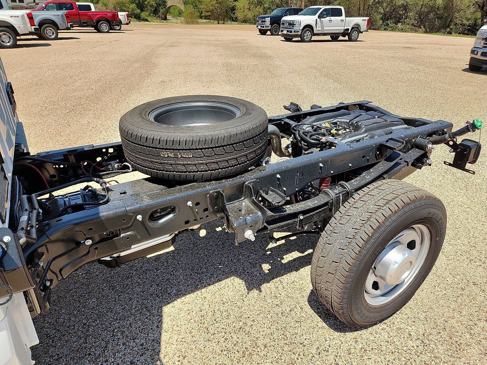 2025 Ford F-350 Super Duty Chassis Cab XL - Photo 8