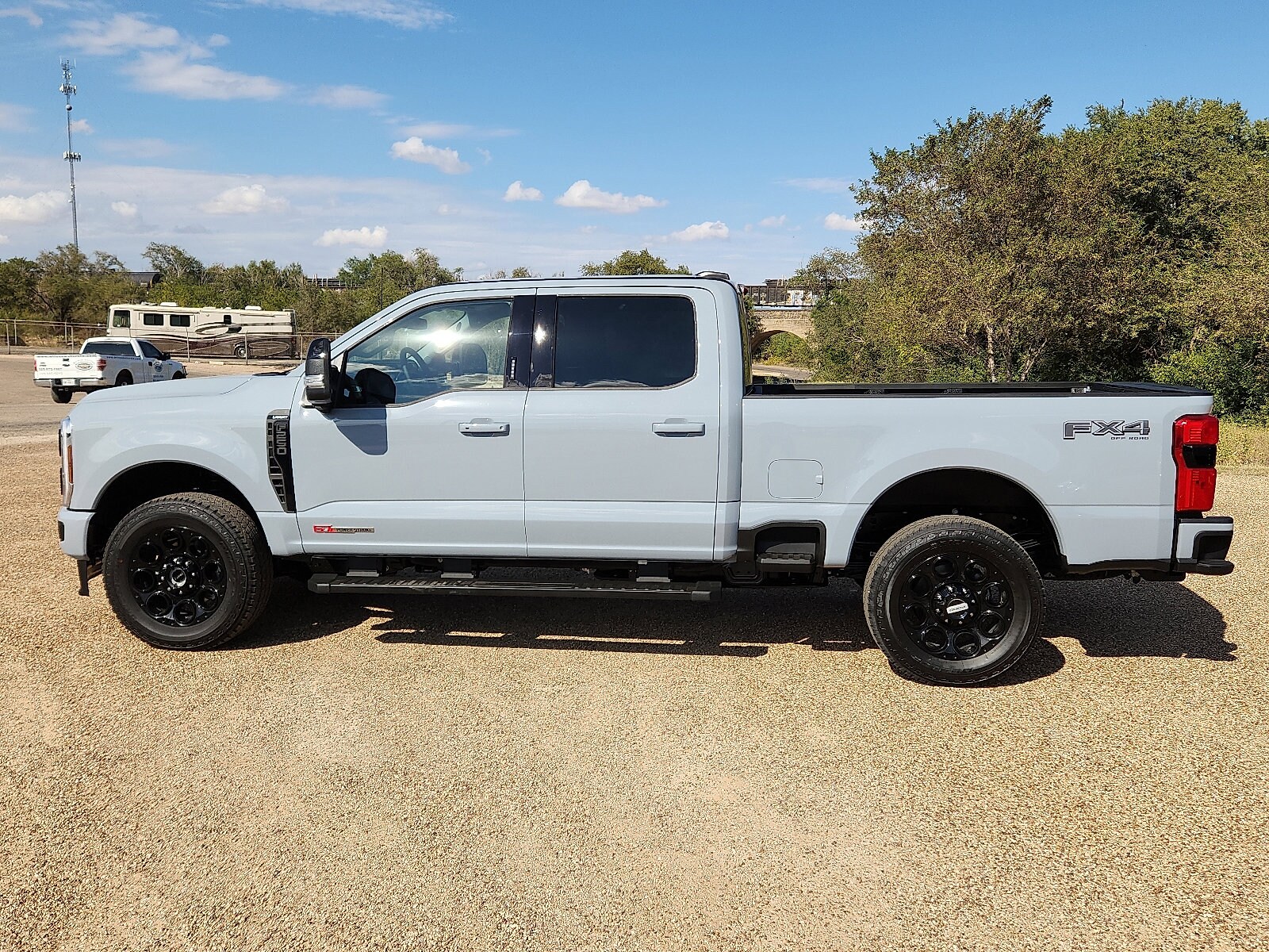 2026 Ford F-250 Lariat photo 2