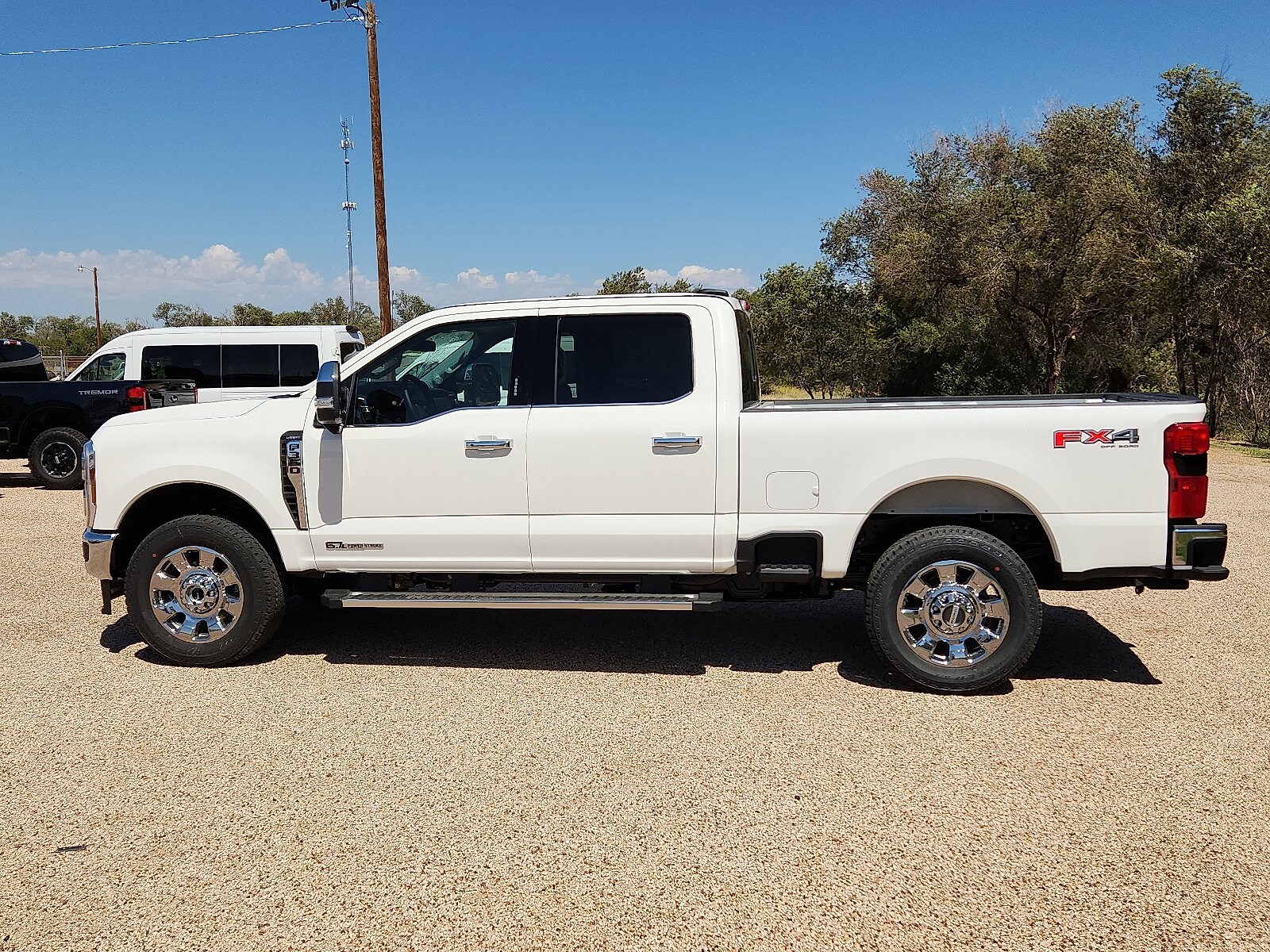 2026 Ford F-350 Lariat photo 2