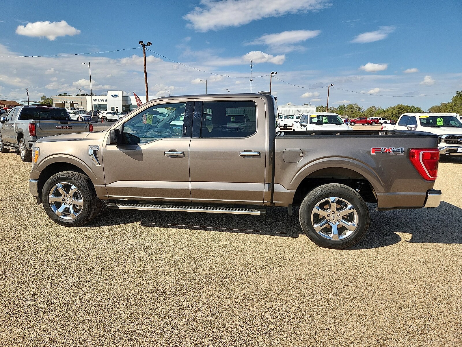 2023 Ford F-150 XLT photo 2